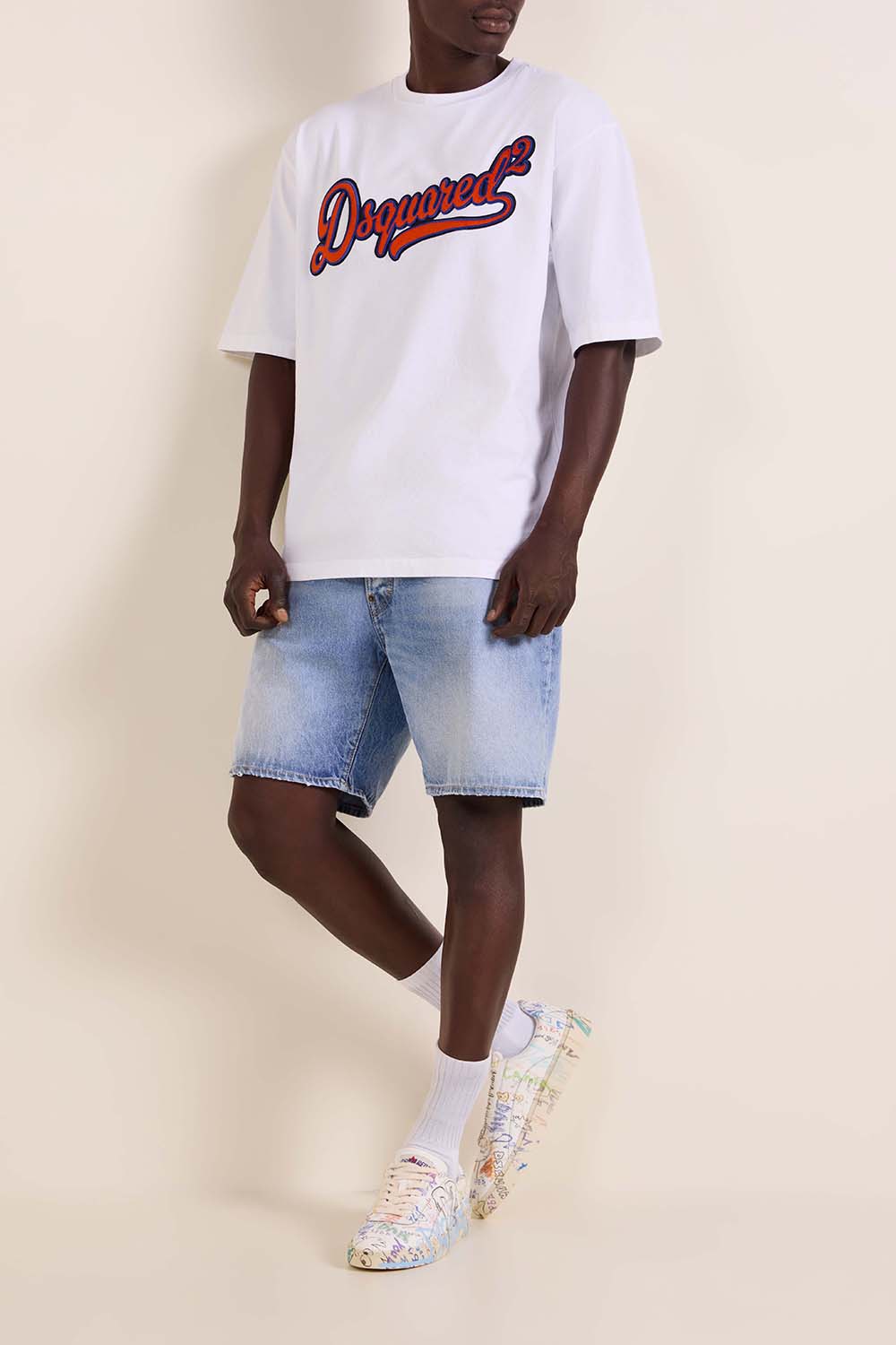 תמונת דוגמן קידמית של נעלי סניקרס ריידר