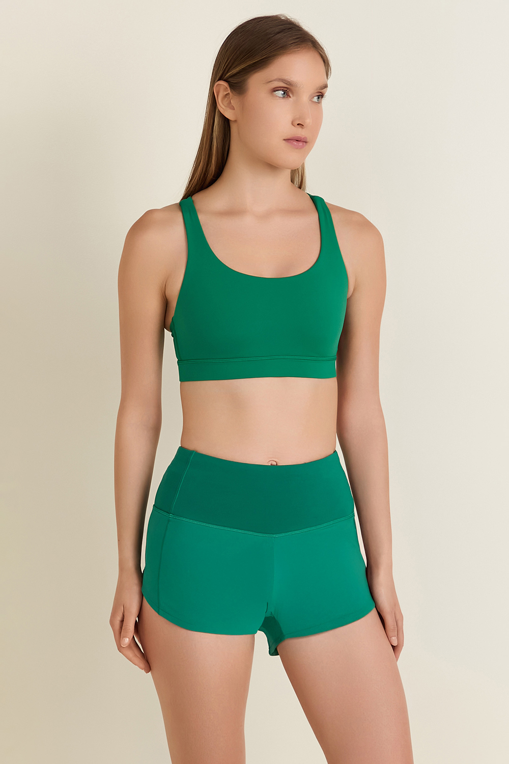 תמונת דוגמן קידמית של Energy Bra