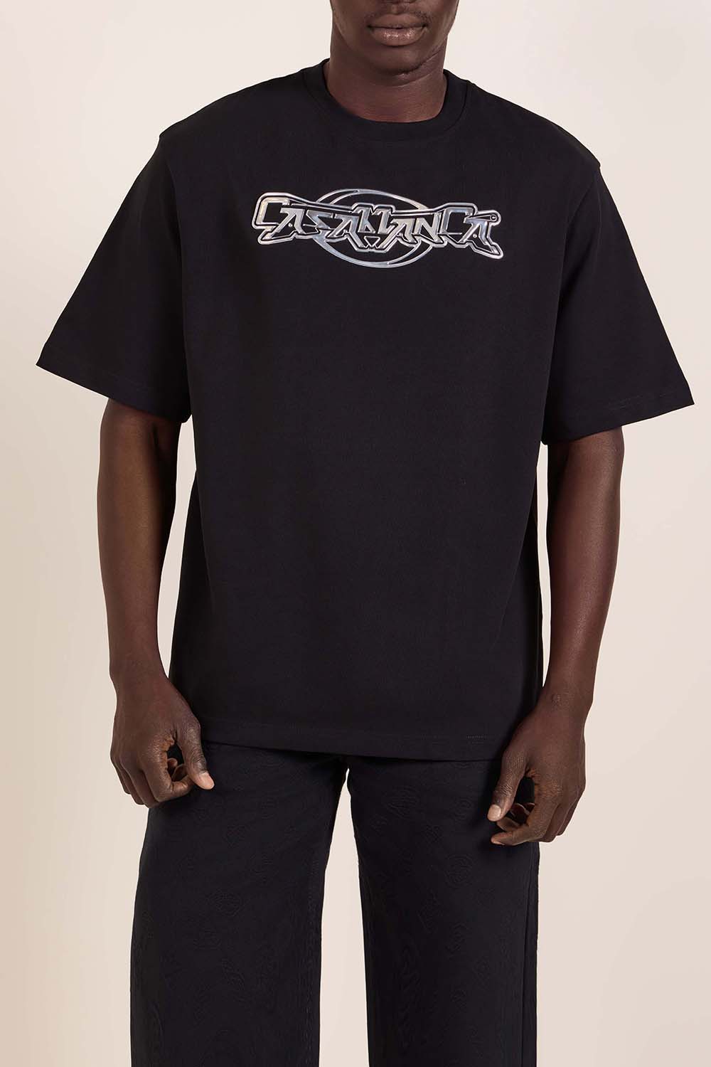 תמונת דוגמן קידמית של חולצת טי אוברסייז