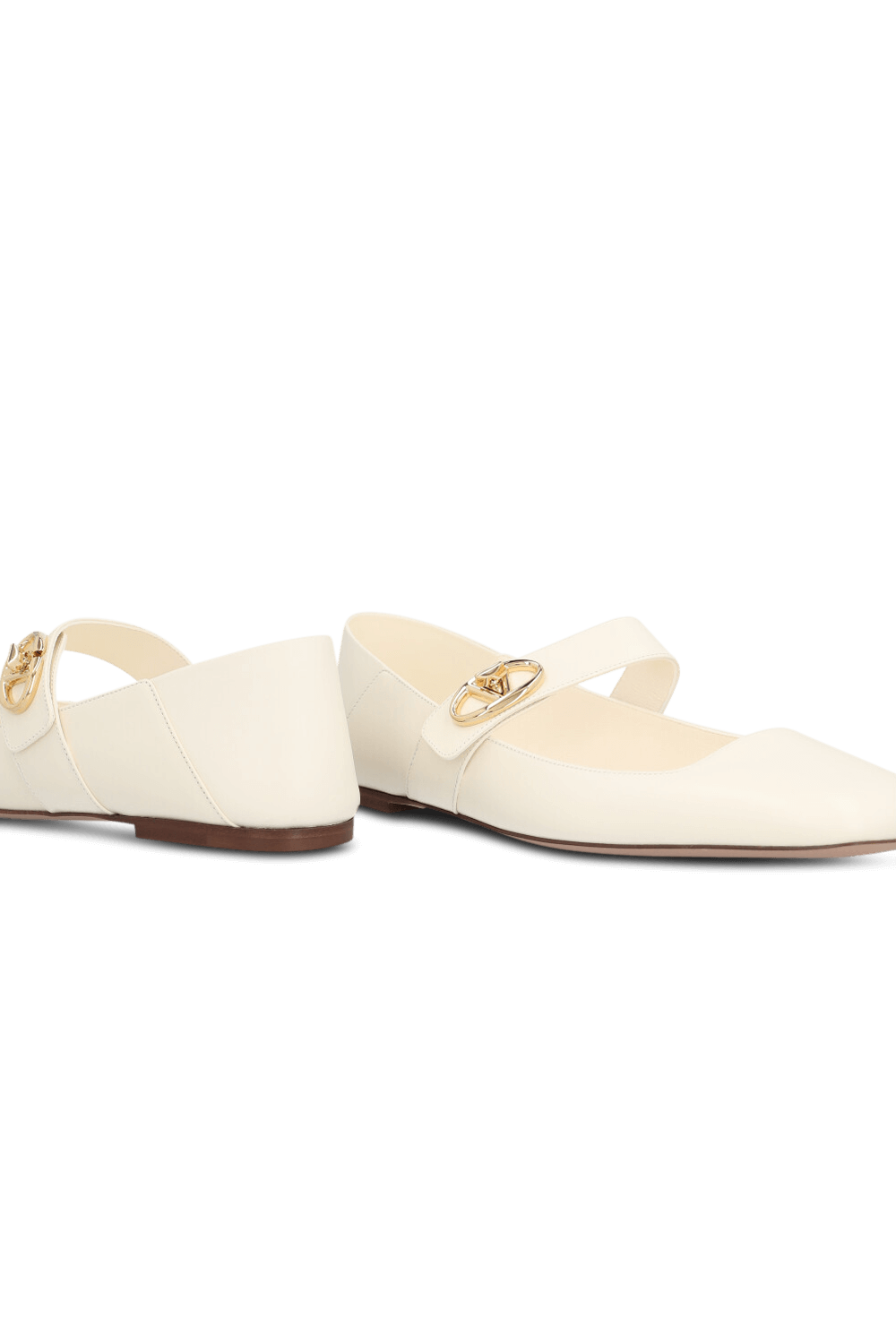 תמונת תקריב של נעלי בלרינה מרי ג'יין