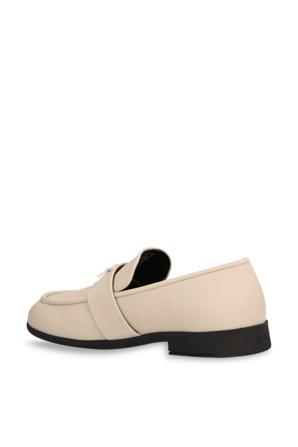 תמונה אחורית של נעלי מוקסינים