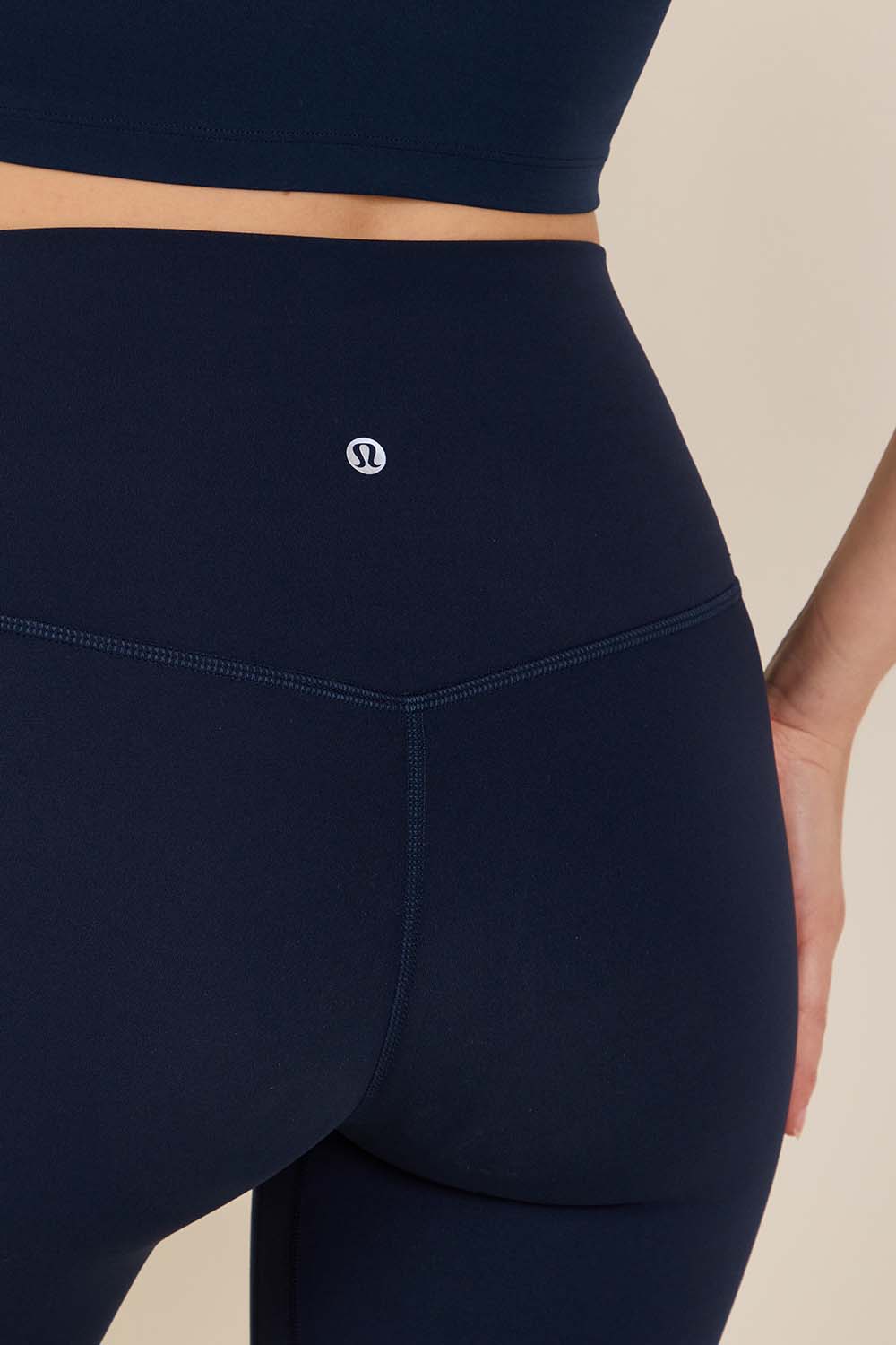 תמונת תקריב דוגמן של lululemon Align™ High-Rise Pant 31