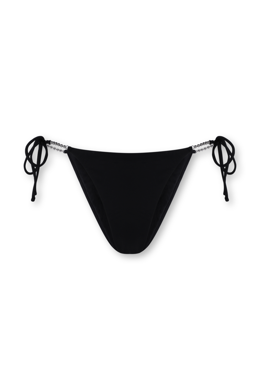 תמונת תקריב של סט בגד ים בקיני שחור עם שרשרת כסופה