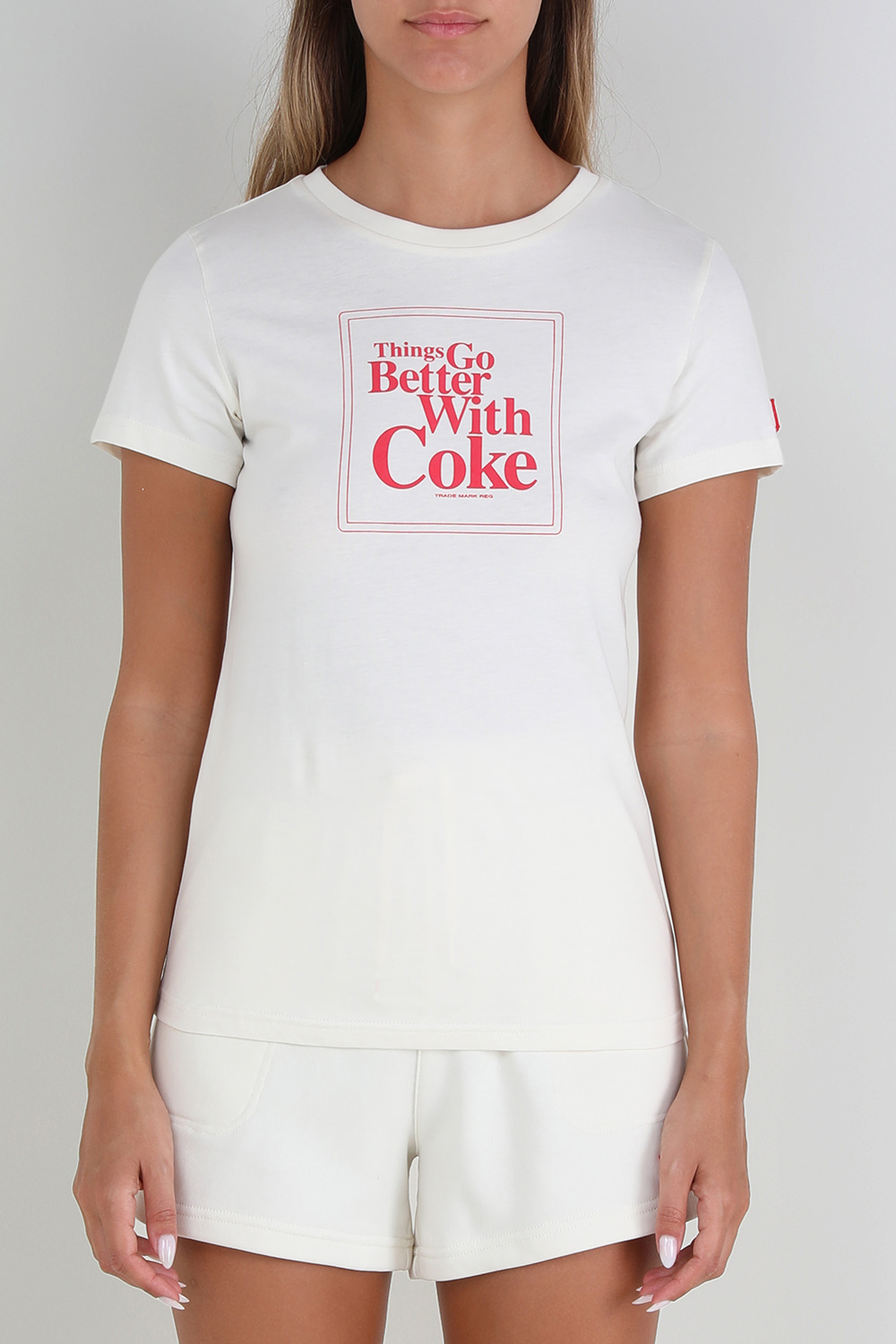 תמונת דוגמן קידמית של פומה X קוקה קולה חולצת טי עם הדפס גרפי