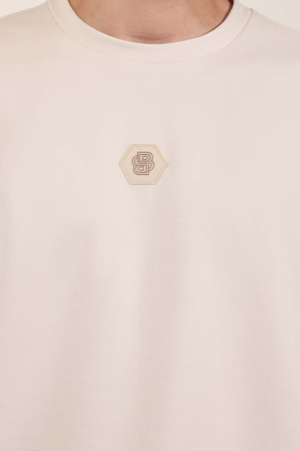 תמונת תקריב דוגמן של סווטשירט