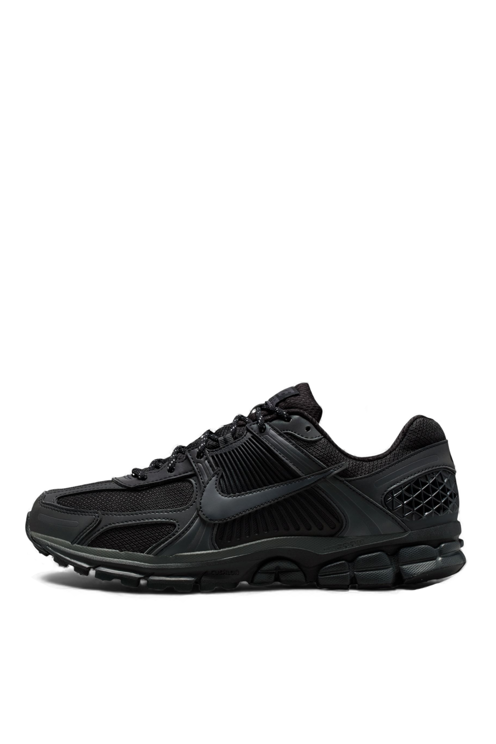 תמונה אחורית של נעלי סניקרס זום וומרו 5