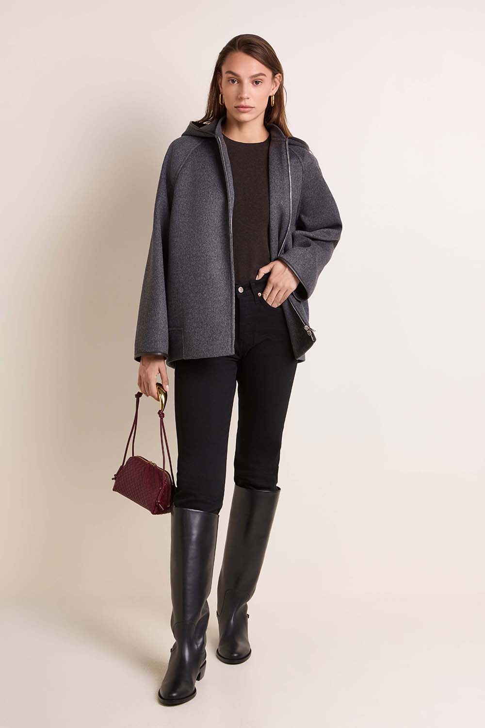 תמונת דוגמן קידמית של תיק קרוסבודי