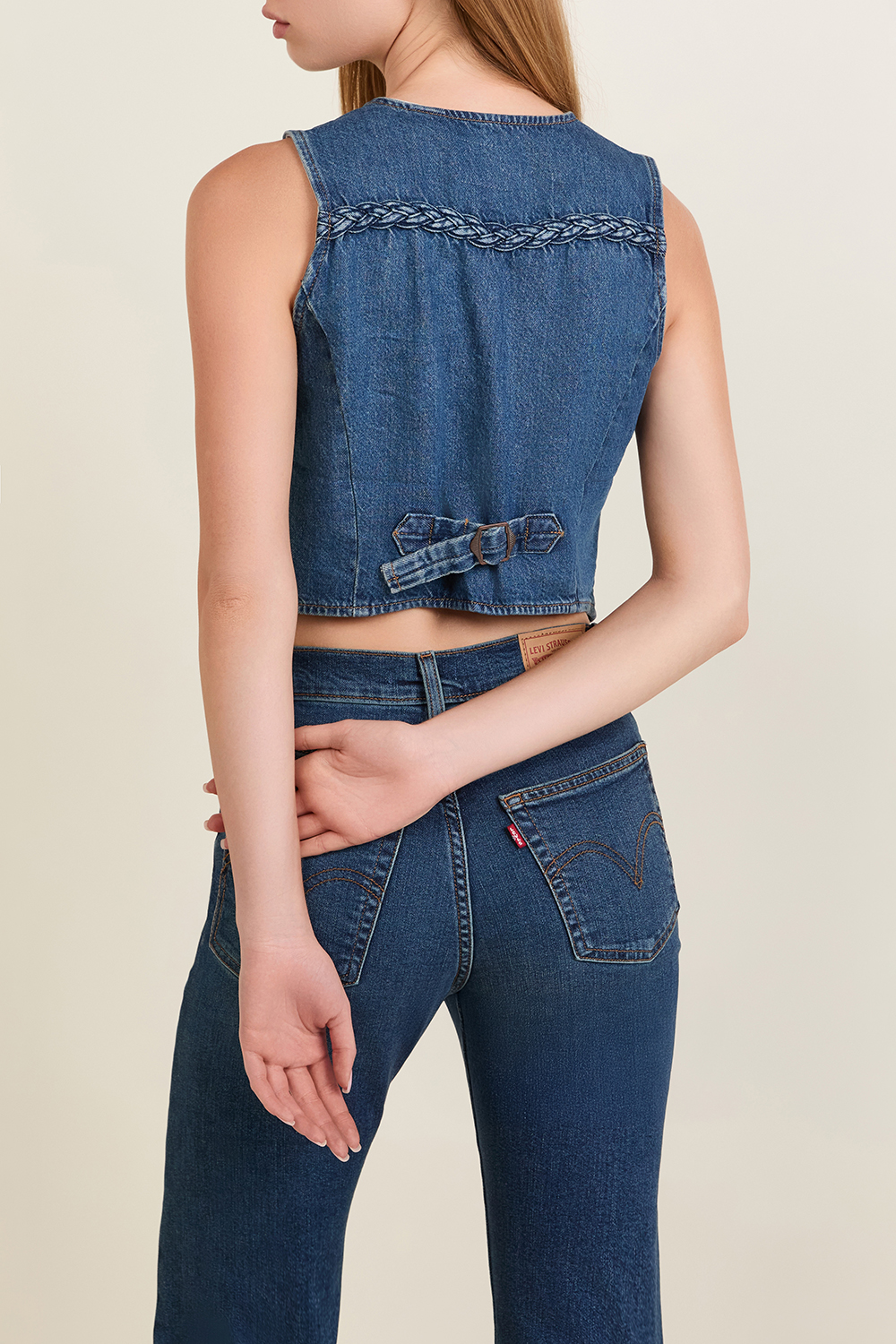 תמונת דוגמן אחורית של וסט ג'ינס