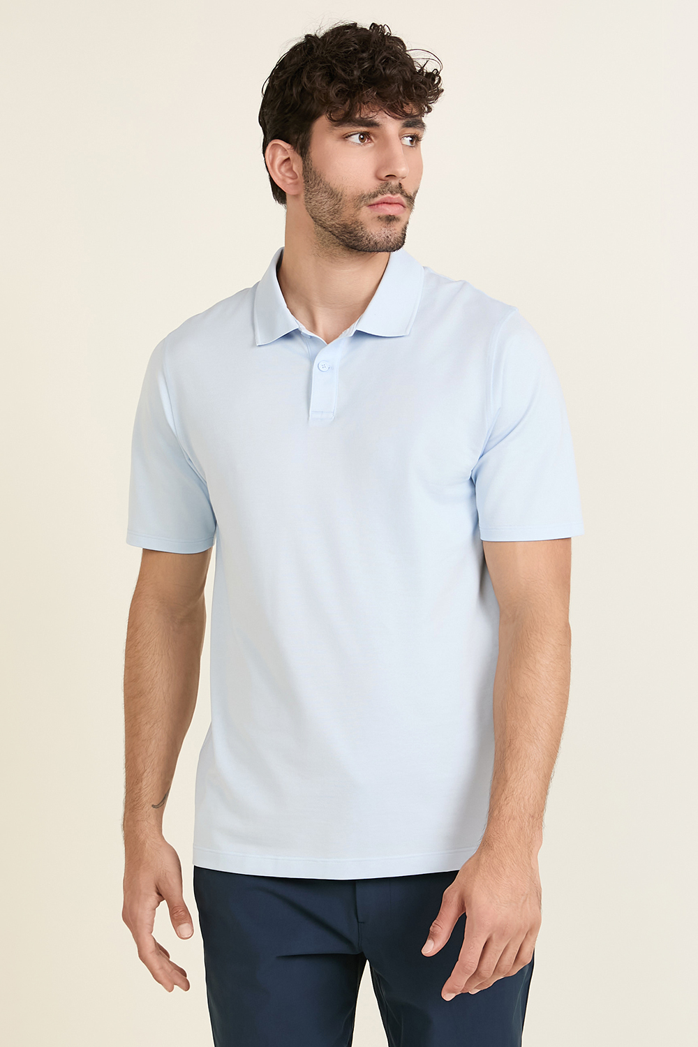 תמונת דוגמן קידמית של Classic-Fit Pique Short-Sleeve Polo Shirt