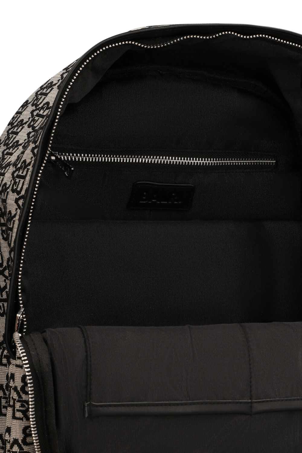 תמונת פנים של תיק גב