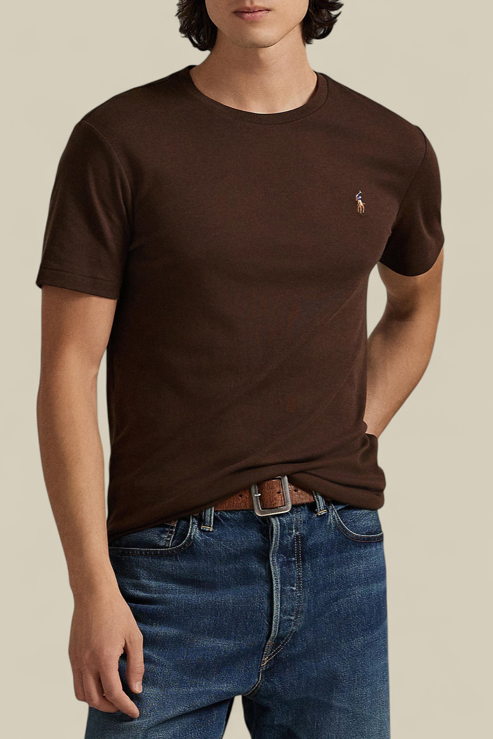 תמונת דוגמן קידמית של חולצת טי סלים