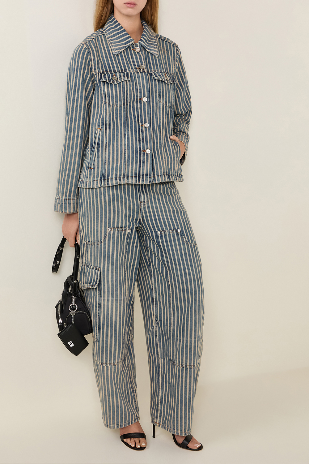 תמונת דוגמן קידמית של ארנק כרטיסים