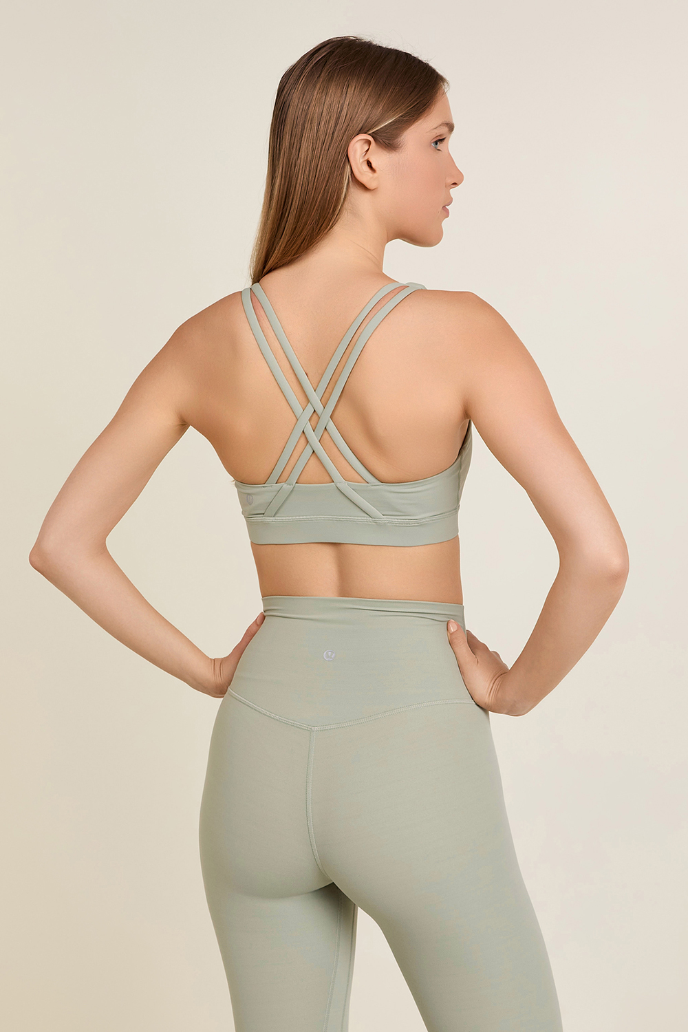 תמונת דוגמן אחורית של Energy Bra