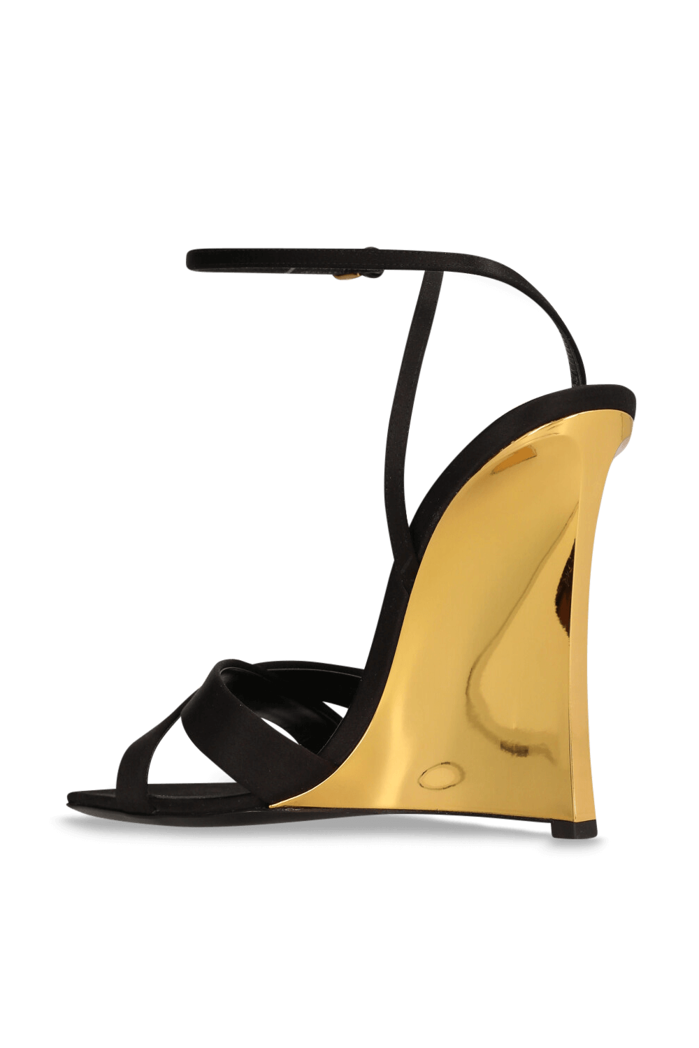 תמונה אחורית של סנדלי עקב