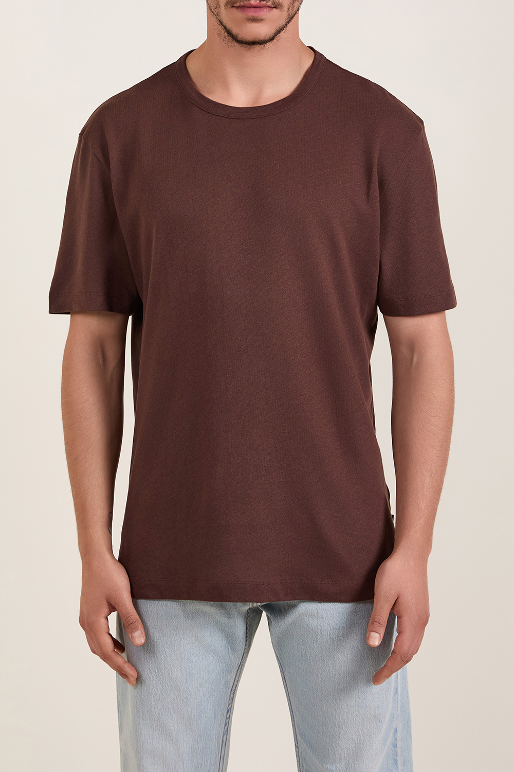 תמונת דוגמן קידמית של חולצת טי