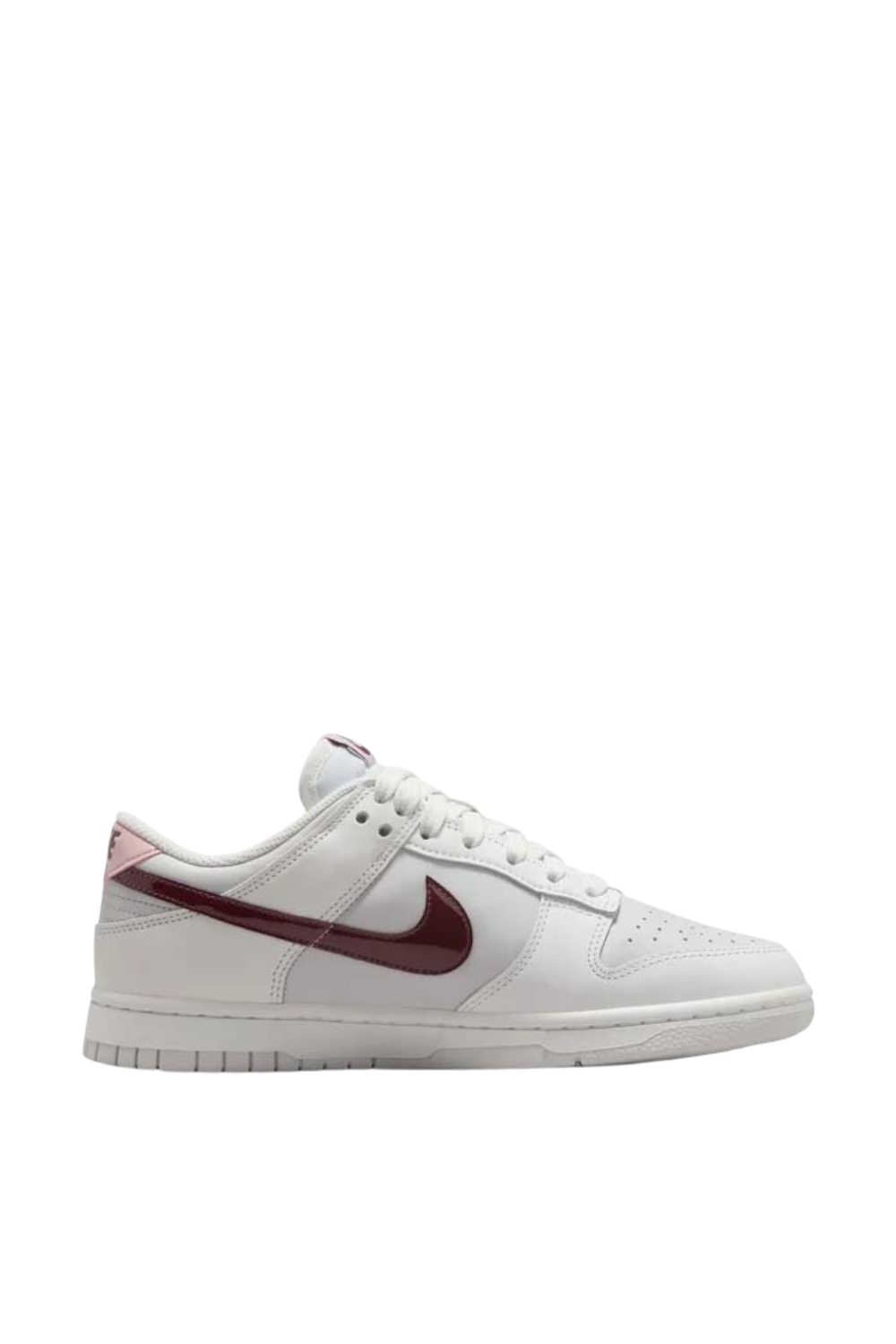 תמונה קידמית של נעלי סניקרס דאנק