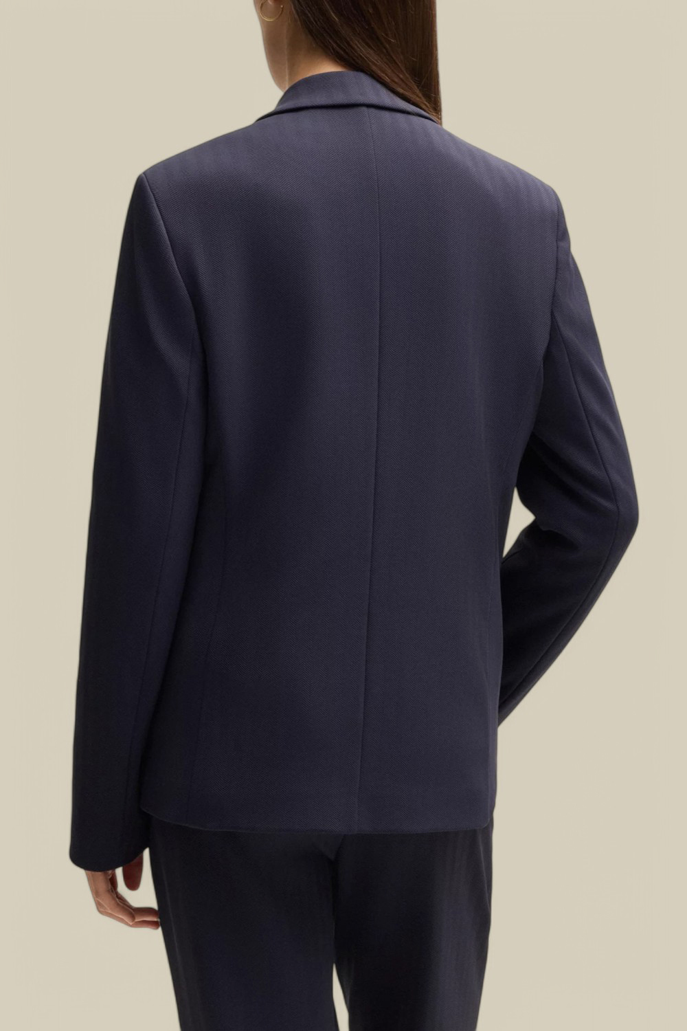 תמונת דוגמן אחורית של ז'קט מחוייט