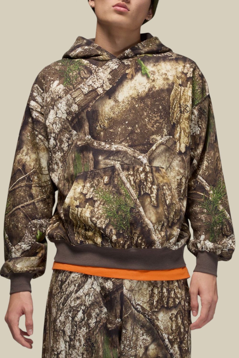 תמונת דוגמן קידמית של קפוצ'ון נייקי ג'ורדן X רילטריי