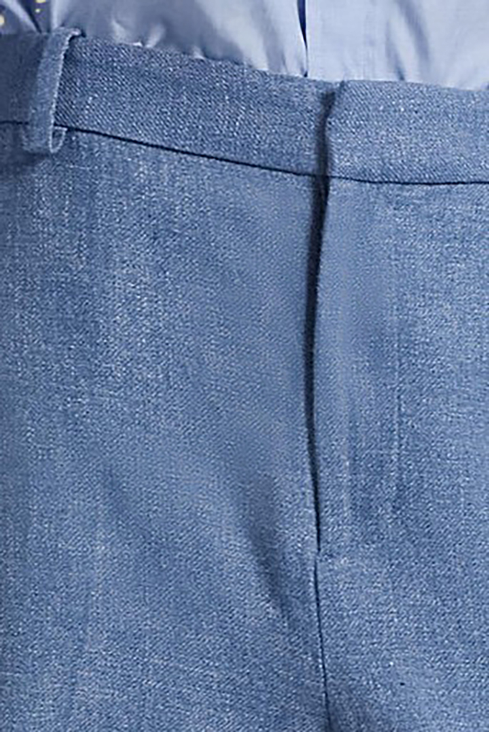 תמונת תקריב דוגמן של מכנסיים ארוכים רחבים