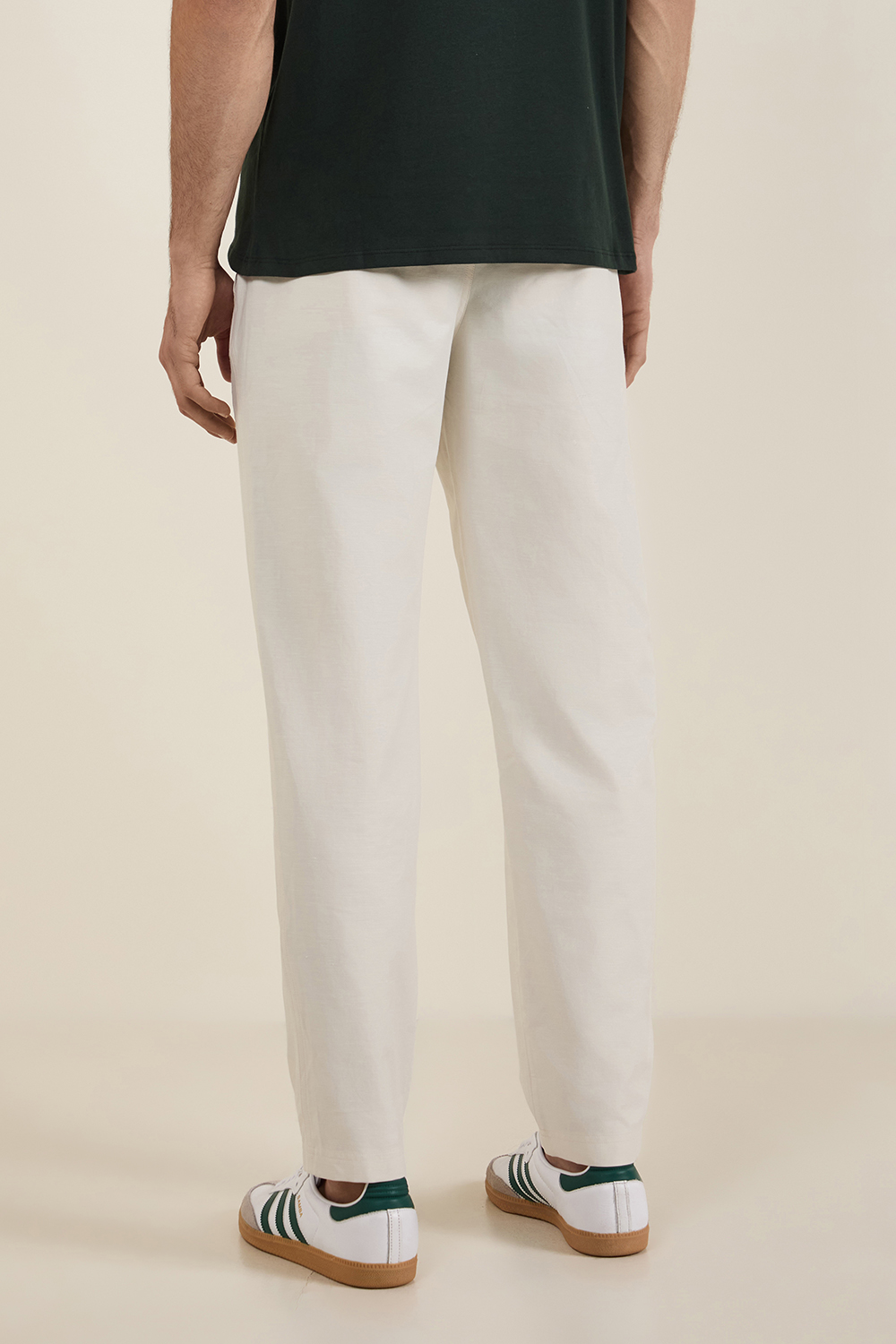 תמונת דוגמן אחורית של Pull-On Pant Regular