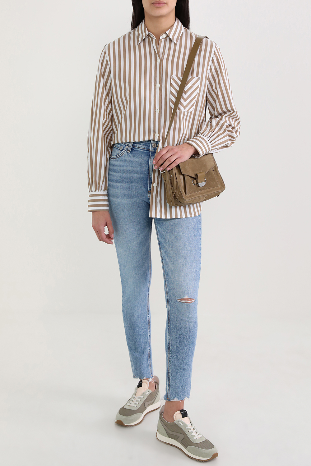 תמונת דוגמן קידמית של תיק מסנג'ר קטן מעור זמש