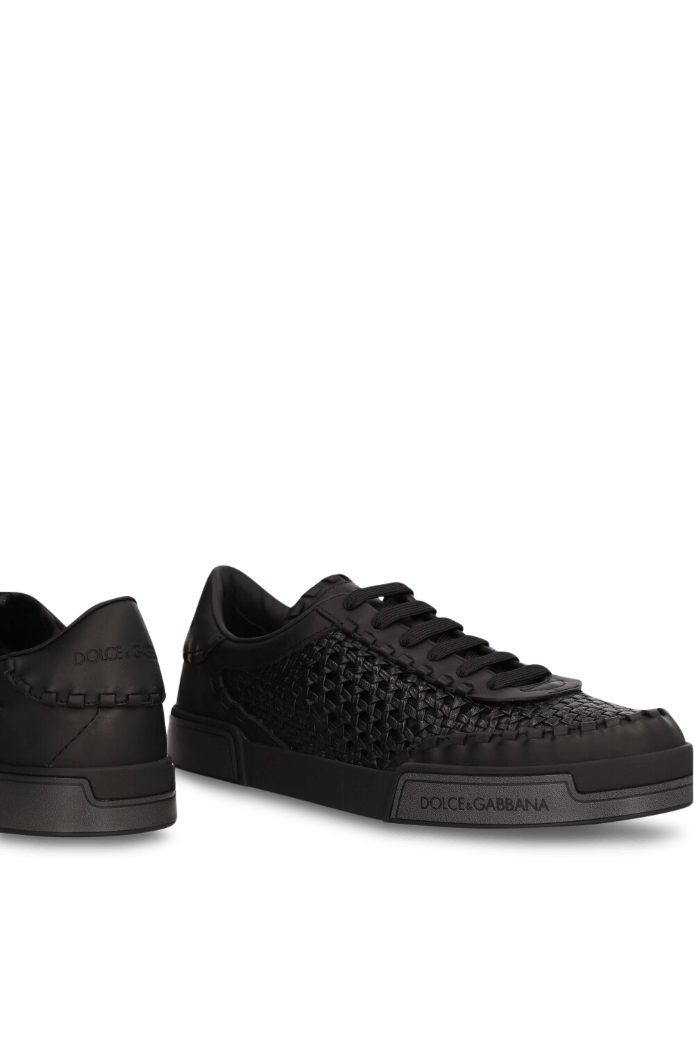 תמונת תקריב של נעלי סניקרס