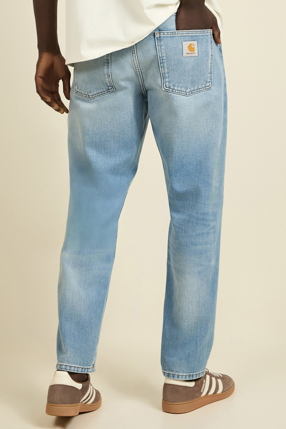 תמונת תקריב דוגמן של מכנסי ג'ינס