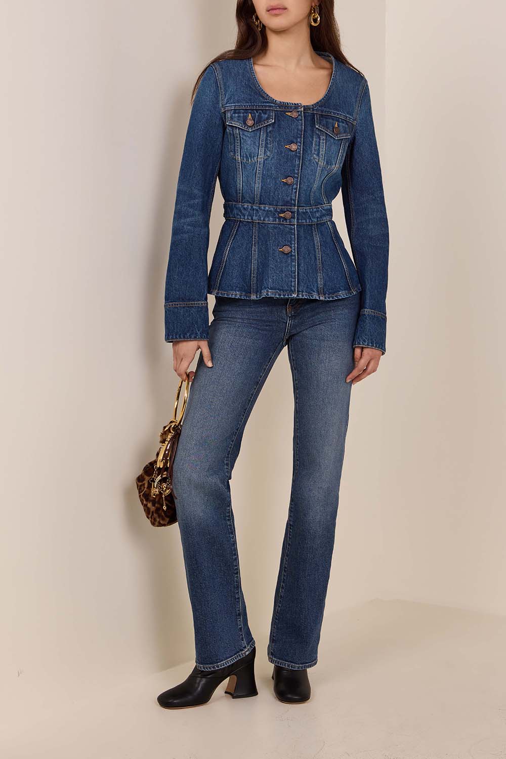 תמונת דוגמן קידמית של צ'ארם לתיק