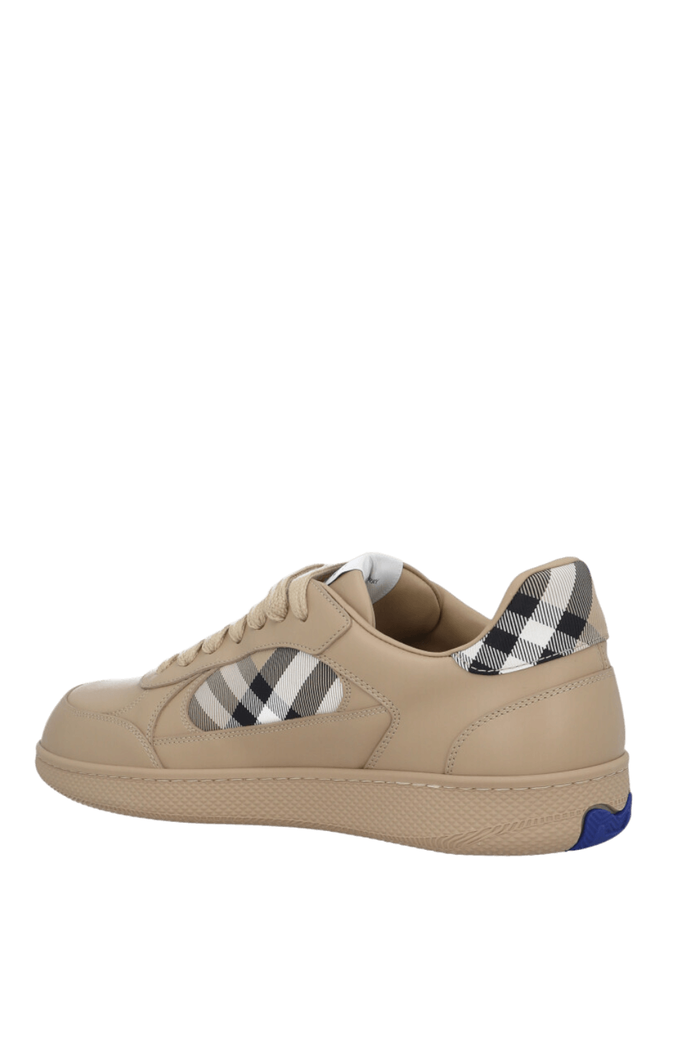 תמונה אחורית של נעלי סניקרס