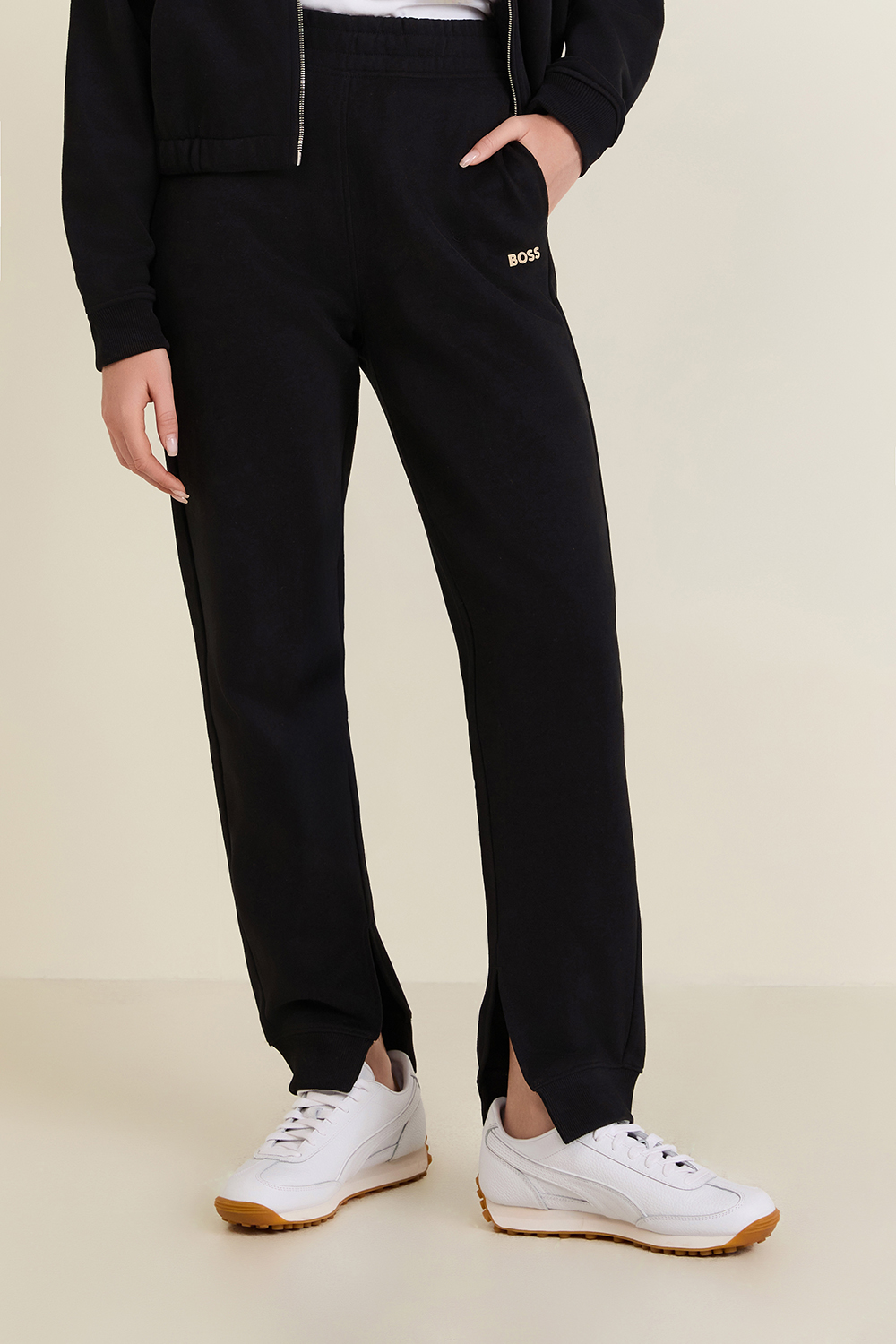 תמונת דוגמן קידמית של סווטשירט קפוצ'ון