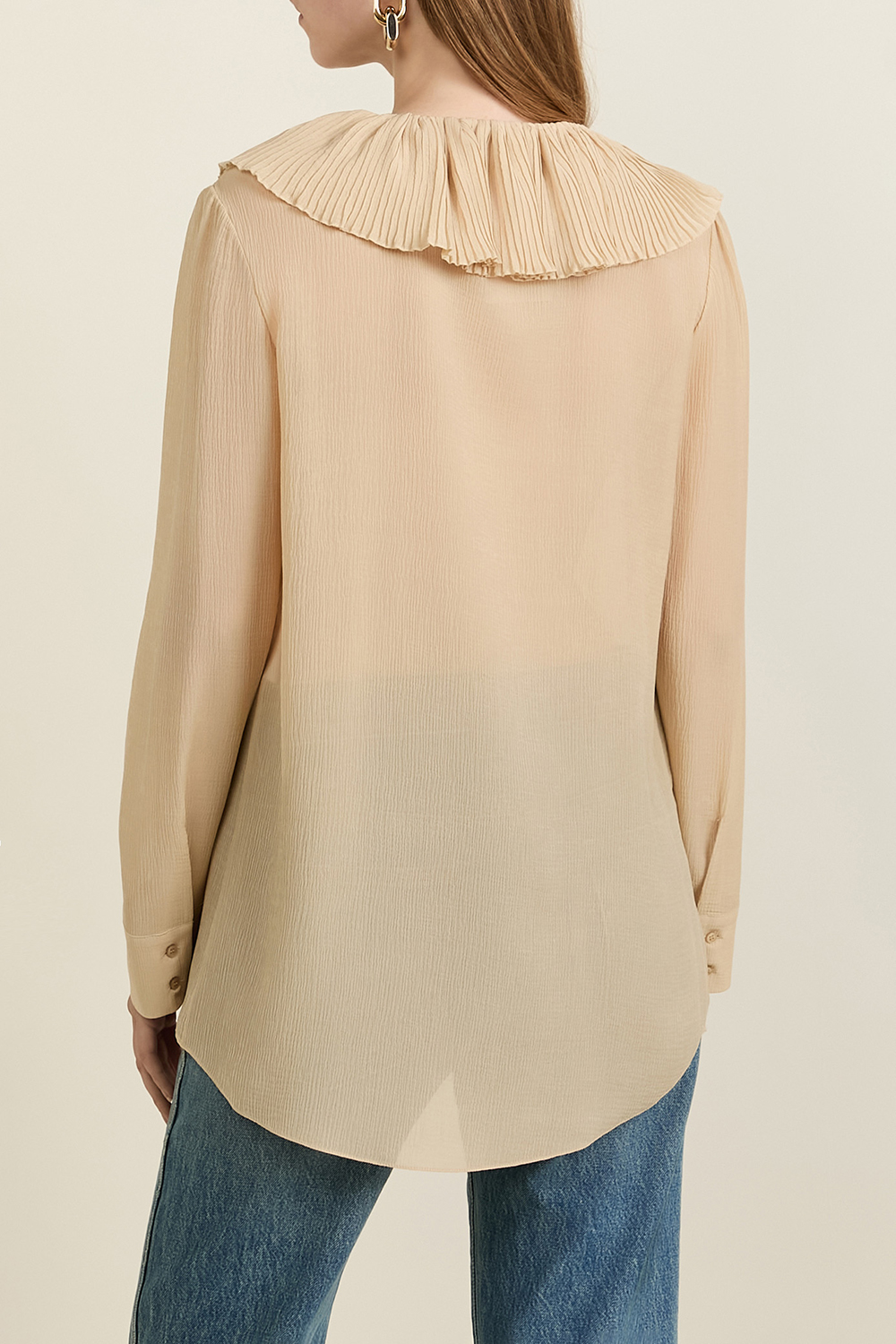 תמונת דוגמן אחורית של חולצת משי עם צווארון מלמלה