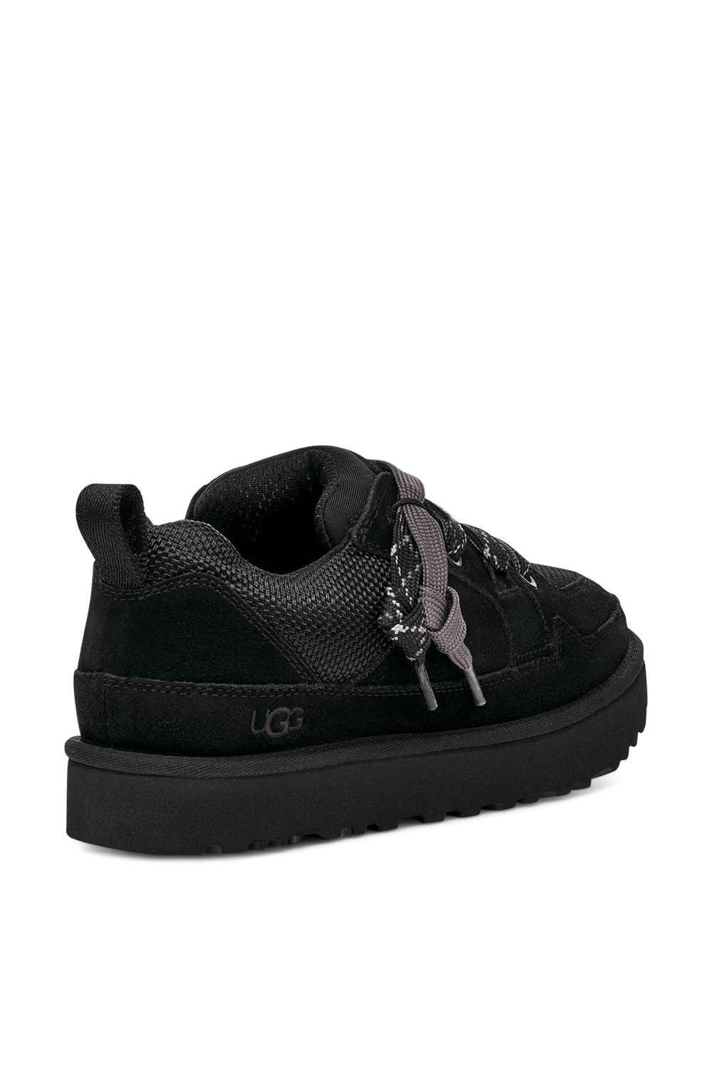 תמונת פנים של נעלי סניקרס לואמל