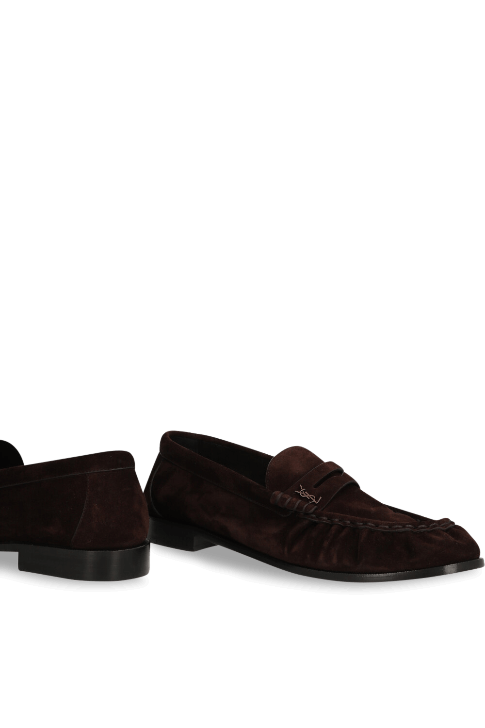 תמונת תקריב של נעלי מוקסינים