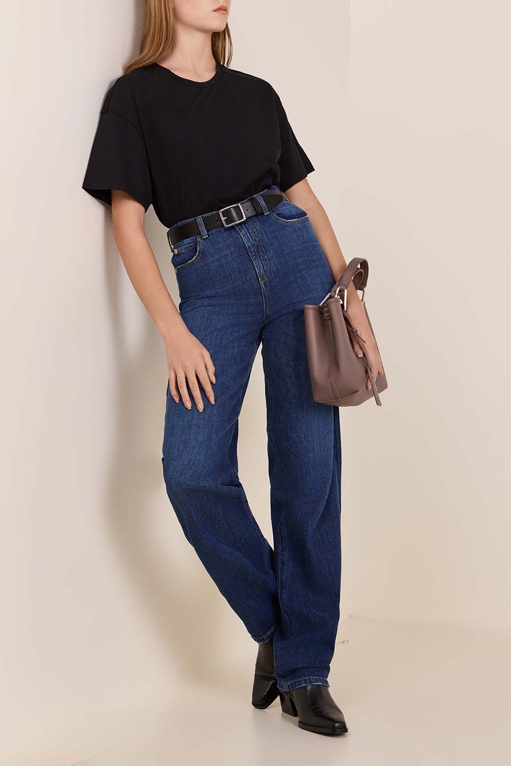 תמונת דוגמן קידמית של תיק נשיאה סמול