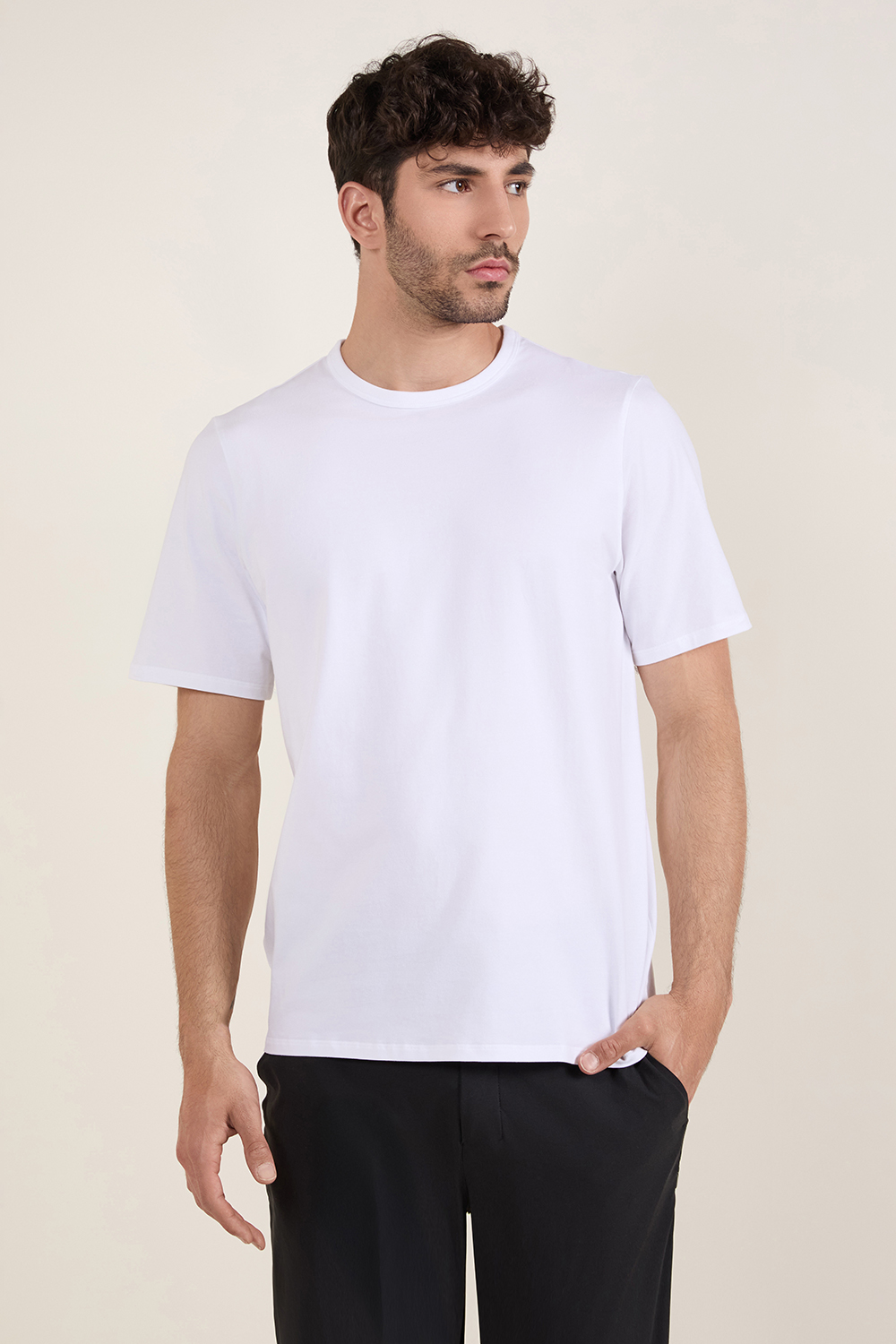 תמונת דוגמן קידמית של Organic Cotton Classic-Fit T-Shirt