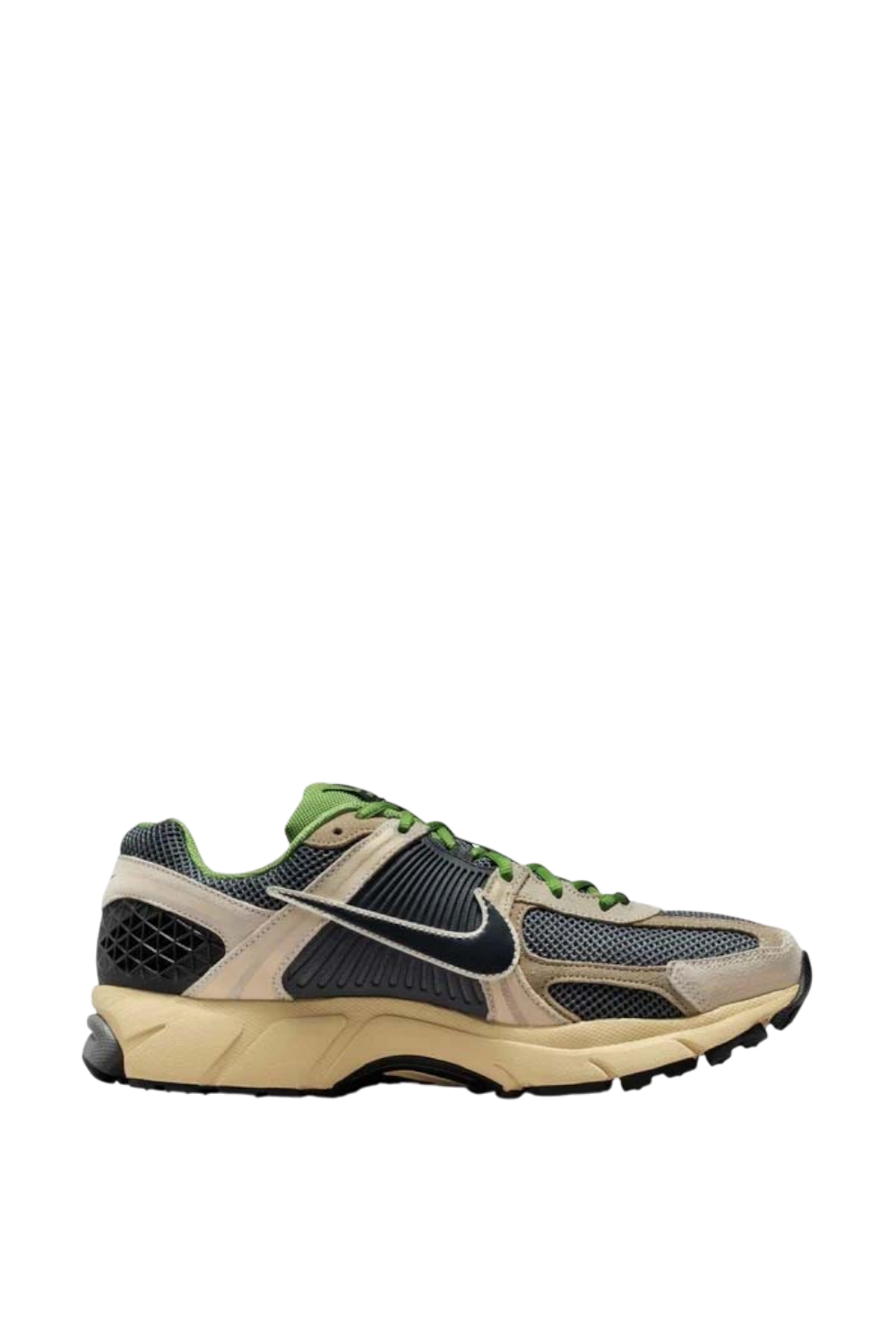 תמונה קידמית של נעלי סניקרס זום וומרו 5