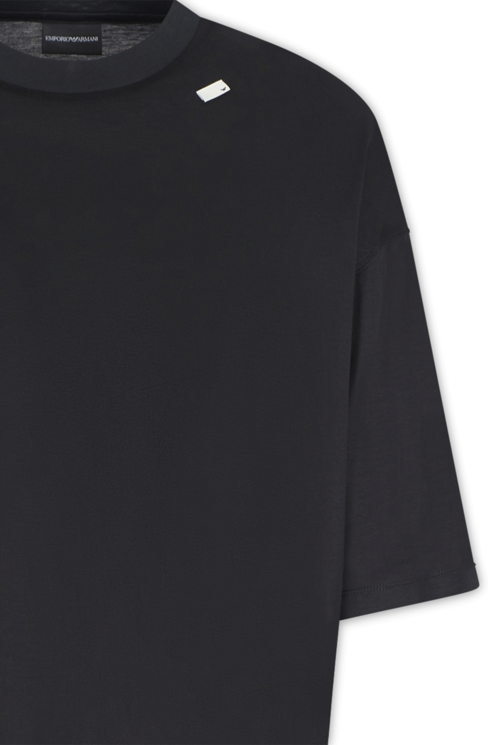 תמונת תקריב של חולצת טי