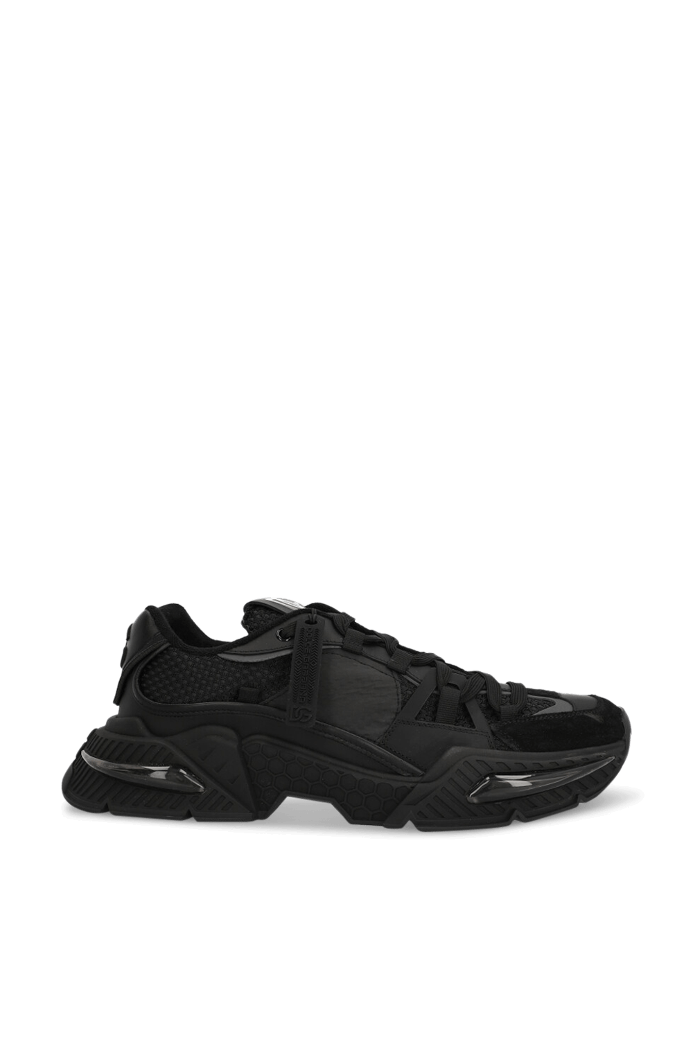 תמונה קידמית של נעלי סניקרס