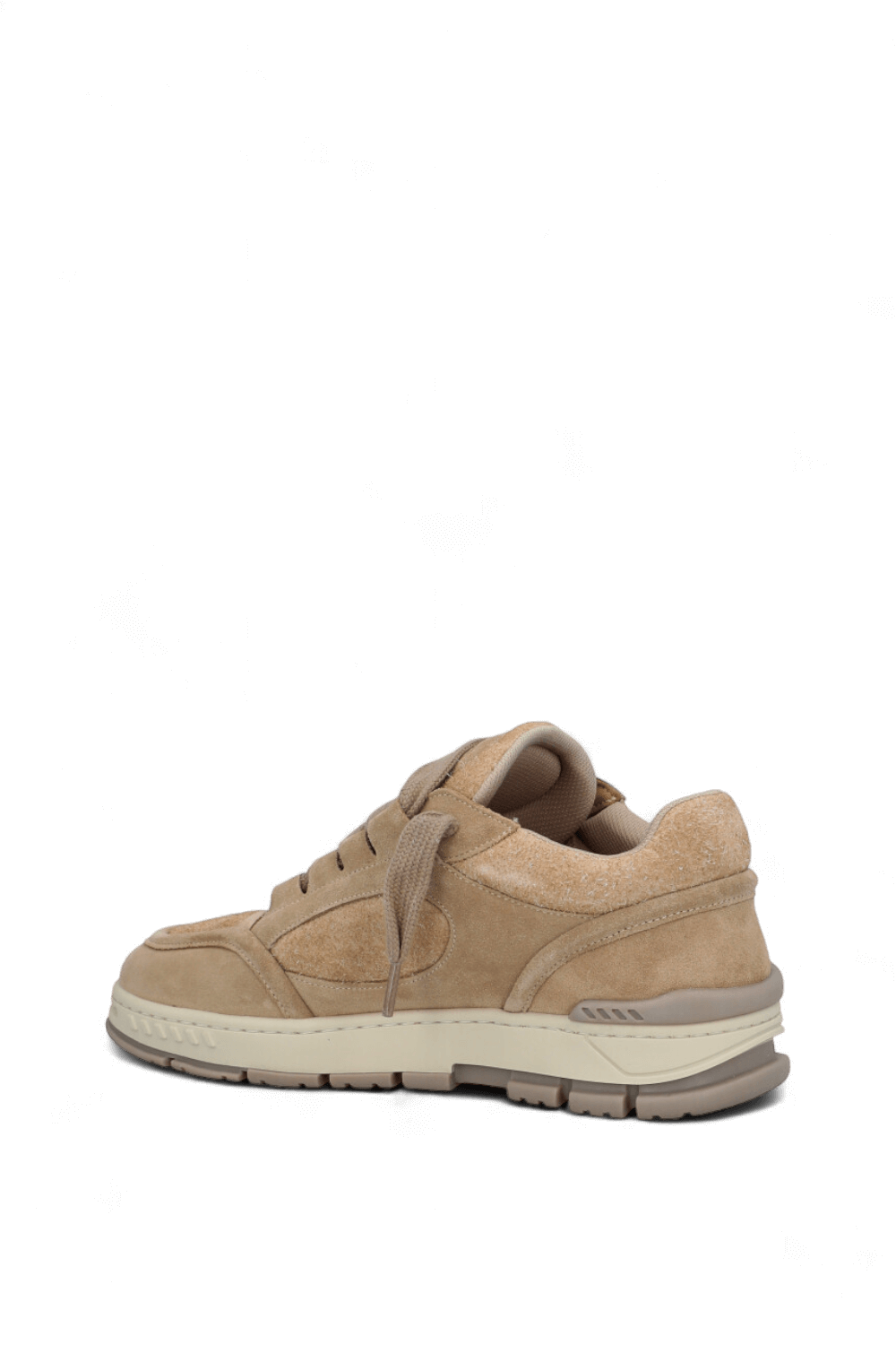 תמונה אחורית של נעלי סניקרס