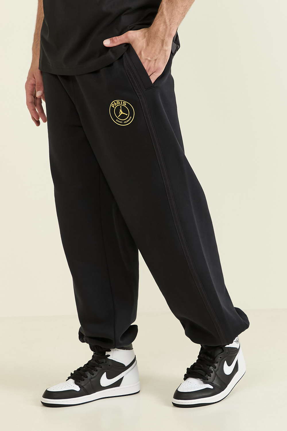 תמונת דוגמן קידמית של מכנסיים ארוכים פריז סן ז'רמן