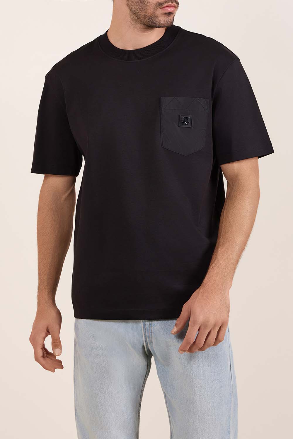 תמונת דוגמן קידמית של חולצת טי