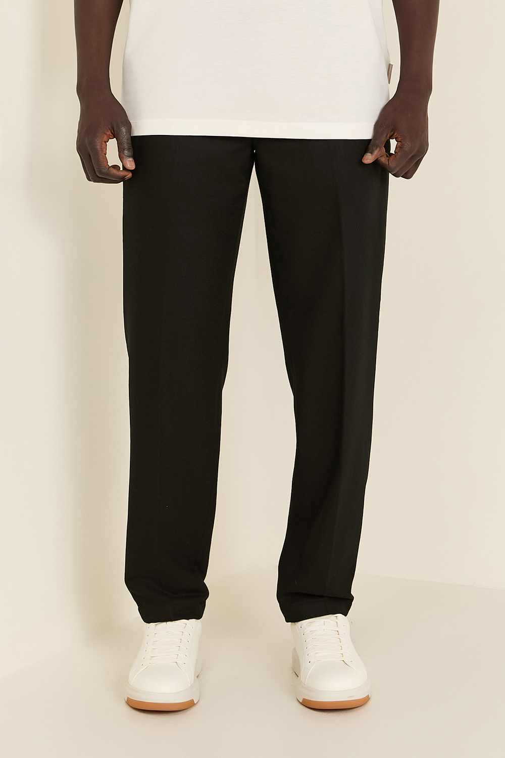 תמונת דוגמן קידמית של מכנסיים ארוכים מצמר