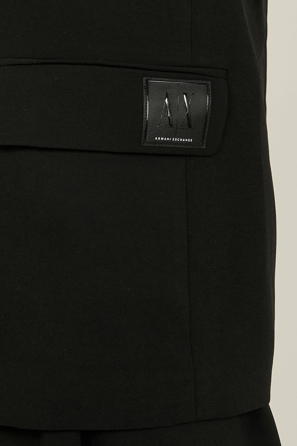 תמונת תקריב דוגמן של ז'קט מחוייט