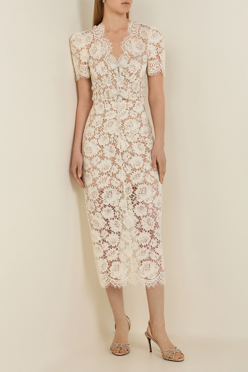 תמונת דוגמן קידמית של שמלת תחרה