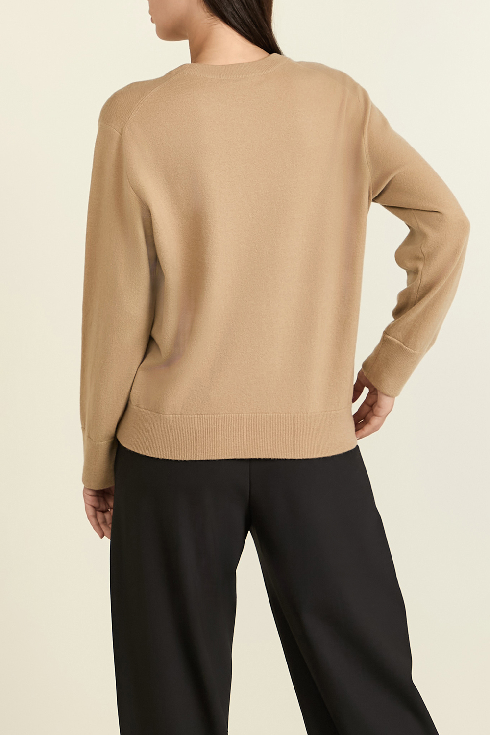 תמונת דוגמן אחורית של סריג צמר וקשמיר