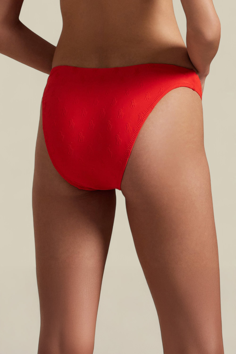 תמונת דוגמן אחורית של תחתון בגד ים