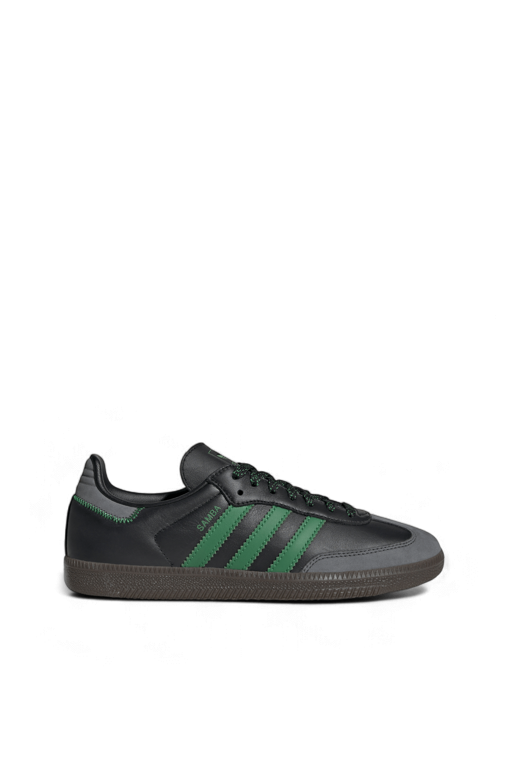 תמונה קידמית של נעלי סניקרס סמבה