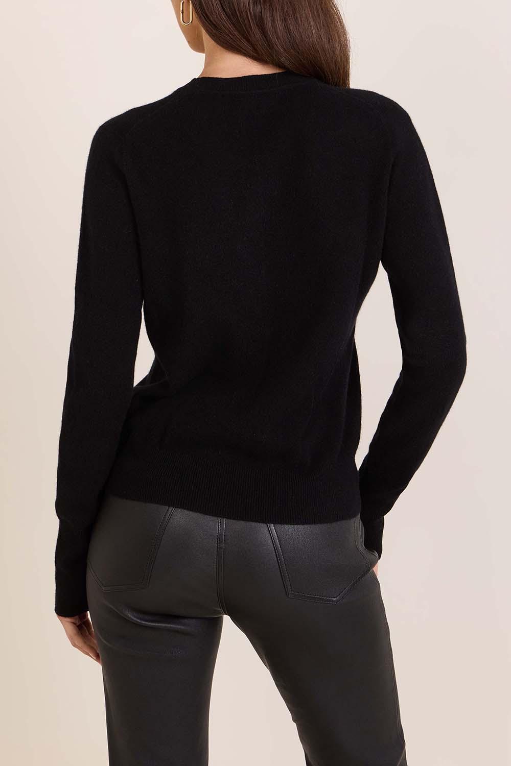 תמונת דוגמן אחורית של סריג קשמיר