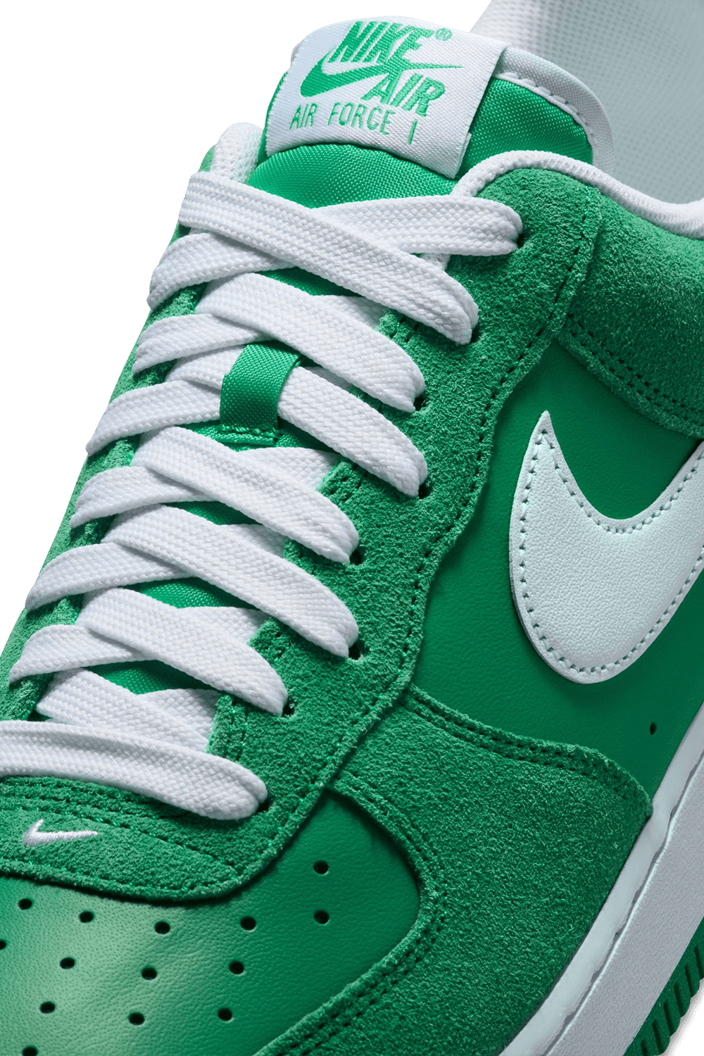 תמונת פנים של נעלי סניקרס אייר פורס 1 07