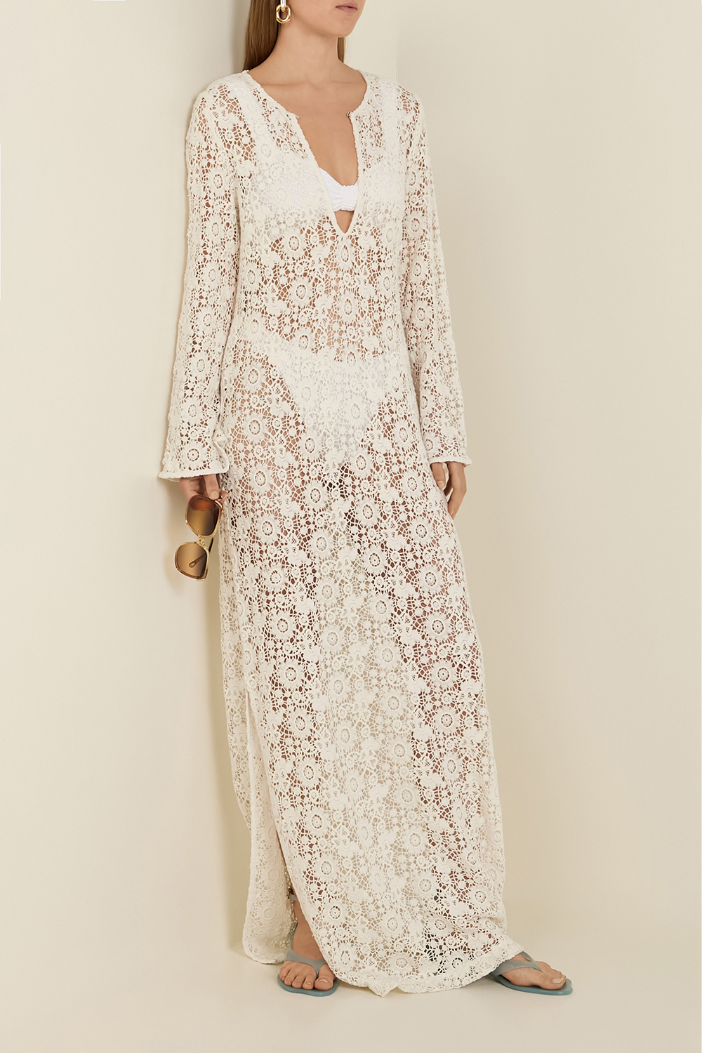 תמונת דוגמן קידמית של סנדלי אצבע שקופים